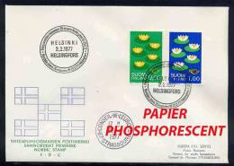 FINLANDE - NORDEN / 1977 # 767a-768a PAPIER PHOSPHORESCENT SUR ENVELOPPE FDC / COTE +14.00 EURO  (ref 1701) - Errors, Freaks & Oddities (EFO)