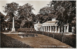 Camberley (Surrey) - The War Memorial - Edition W.H.S. & S. - Carte Non Circulée - Surrey