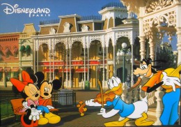 C.P.M. - Disneyland Paris  - Parfait état - - Disneyland