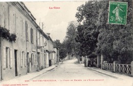 CASTERA VERDUZAN  LA POSTE ET ENTREE DE L'ETABLISSEMENT - Castera