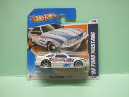 ´92 FORD MUSTANG 1992 - HW Racing 2011 - HOTWHEELS Hot Wheels Mattel 1/64 EU Blister - HotWheels