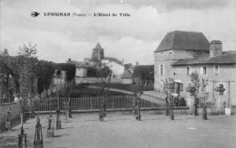 LUSIGNAN - L'Hôtel De Ville - Lusignan