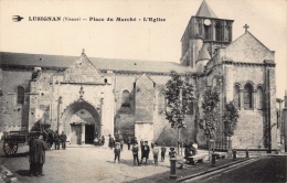 LUSIGNAN - Place Du Marché - Eglise - Lusignan