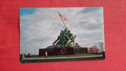 - U S Marines  Corps War Memorial  Iowa Jima Flag Raising Virginia> Arlington > - Ref 1905 - Arlington