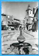 84 - BEAUMES De VENISE - La Fontaine Et La Place De L'église - Beaumes De Venise