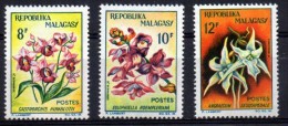 MADAGASCAR, Fleurs, Fleur, Yvert N°385/87 * - Other & Unclassified