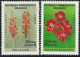 MADAGASCAR, Fleurs, Fleur, Yvert N°726/27 ** MNH - Andere & Zonder Classificatie