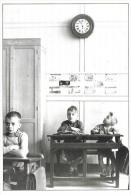 CPA.  DOISNEAU .ROBERT ......A L' ECOLE DE LA RUE BUFFON ... BE - Doisneau