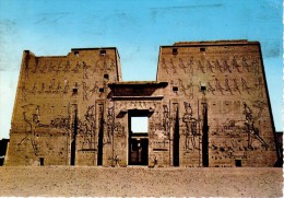 EGYPTE : Edfou - Le Grand Pylône Du Temple De Horus - Edfu