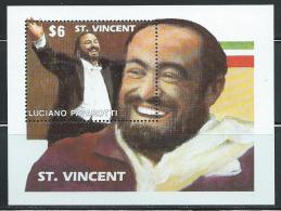 St. Vincent     " Pavarotti"      Souvenir Sheet    SC# 1505    MNH** - Chanteurs