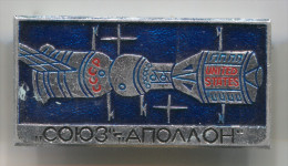 Space, Cosmos, Spaceship, Space Programe - APOLLON  Russia  Soviet Union, Vintage Pin  Badge, 45 X 25 Mm - Espace