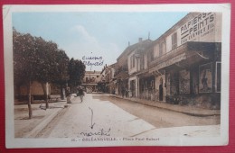 - ORLEANSVILLE  -  PLACE PAUL  ROBERT - COMMERCE De PAPIERS PEINTS Emile Couvret Fils - - Chlef (Orléansville)
