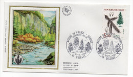 1985--enveloppe 1er Jour - FDC "Soie" -arbre-L'épicéa--cachet  ORLEANS--45 - 1980-1989