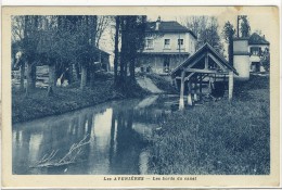 Carte Postale Ancienne Les Avenières - Les Bords Du Canal - Lavoir - Les Avenières