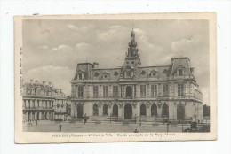 Cp , 86 , POITIERS , L'hôtel De Ville , Façade Principale Sur La Place D'armes , Voyagée - Poitiers