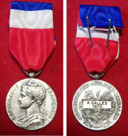 FRANCE - MEDAILLE D’HONNEUR DU TRAVAIL ET DE LA SECURITE SOCIALE 30ans - France