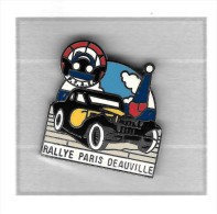 Pin's  Sport  Automobile  Rallye  PARIS - DEAUVILLE, Voiture  Noire  Citroën  Traction  Noire ? - Rally
