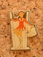 Pin´s MAJORETTES ET TAMBOURS LAVENTIE - Pin-ups