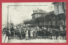 93 - Blanc-Mesnil - Avenue De La République, Les Ecoles Du Centre- Superbe Animation ( Voir Verso ) - Le Blanc-Mesnil