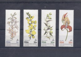 150021539   RSA  YVERT  Nº  495/8  */MH - Unused Stamps