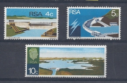 150021562   RSA  YVERT  Nº  332/4  */MH - Unused Stamps