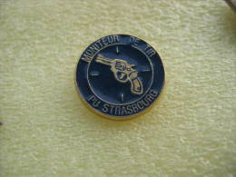 Pin´s Moniteur De Tir Au PU De STRASBOURG - Archery