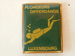 PIN´S PLONGEURS DIFFERDANGE - LUXEMBOURG - Immersione