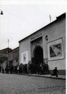 Robert DOISNEAU Banlieusards Cinephiles   Editions Du Desastre 1995, Cinema Gallia - Doisneau