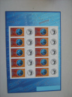 2002   P3532A  * *      LE MONDE EN RESEAU - Unused Stamps