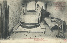 Auvelais - Usine St-Roch - Fabrication D'un Pot - Ouvriers ( Voir Verso - Sambreville