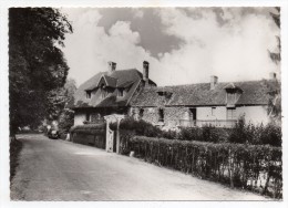 Cpsm 27 - Fourges (Eure) - L'entrée De L'auberge Du Moulin - Fourges