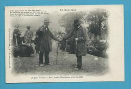 CPA EN AUVERGNE - Maquignons Un Jour De Foire Conclusion D'un Marché 15 - Sonstige & Ohne Zuordnung