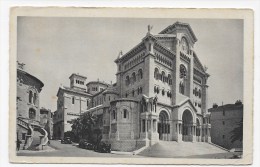 MONACO - N° 223 - LA CATHEDRALE ST NICOLAS AVEC VIEILLES VOITURES - PETIT PLI ANGLE EN BAS A DROITE - CPA NON VOYAGEE - Cathédrale Notre-Dame-Immaculée