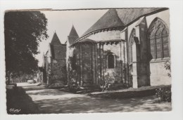 CPSM DUN SUR AURON (Cher) - Un Coin De L'égliseavec L'absidiale Romane - Dun-sur-Auron