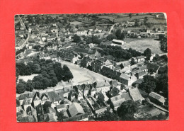 PLEUMARTIN      1950   PLACE  OUEST  ET ROUTE DE LA ROCHE POSAY    CIRC OUI   / EDIT - Pleumartin