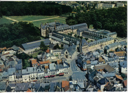 Carte Postale 02. Villers-Cotterets Le Chateau François 1er Et La Maison De Retraite Vue D'avion  Très Beau Plan - Villers Cotterets