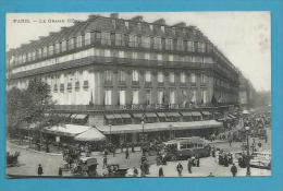 CPA Autobus Station De Métro Grand Hôtel Café De La Paix PARIS - Cafés, Hotels, Restaurants