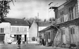 MANDRES-LES-ROSES LA POSTE - Mandres Les Roses