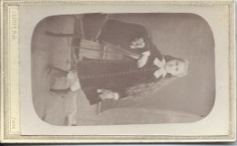 Photographie Montée Sur Carton /Jeune Fille Accoudée/CHARPY / Paris /vers 1895  PHOTN31 - Oud (voor 1900)