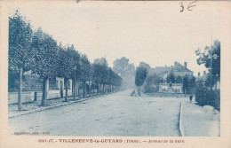 VILLENEUVE LA GUYARD     YONNE      CPA   L'AVENUE DE LA GARE - Villeneuve-la-Guyard