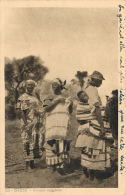 Afrique : Femmes Indigènes, Dakar, Sénégal,n° 102, Edit. Joseph Helou (circulée, 1949) Enfant Dans Le Dos - Africa