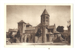 Cp, 15, Mauriac, Basilique Et Notre Dame Des Miracles, écrite 1946 - Mauriac