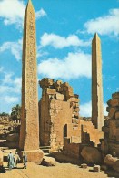 CARTE POSTALE- POSTCARD - POSTKARTE-CARTOLINA POSTAL- EGYPTE -KARNAK-OBELISQUE DE TOTHMES III ET DE LA REINE HATCHEPSOUT - Luxor