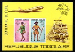 TOGO. BF 77 De 1974. UPU/Facteur. - UPU (Wereldpostunie)