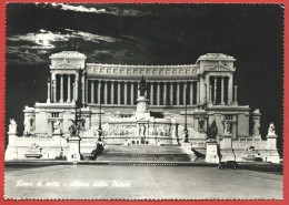 CARTOLINA VG ITALIA - ROMA DI NOTTE - Altare Della Patria - 10 X 15 - ROMA 1956 - Altare Della Patria