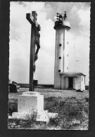 80 LE HOURDEL LE CALVAIRE ET LE PHARE CARTE PHOTO DENTELEE - Le Hourdel