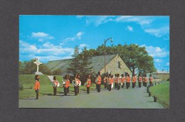 QUÉBEC - ROYAL 22e RÉGIMENT - CÉRÉMONIE DE LA RELÈVE DE LA GARDE PAR LA NOUVELLE À LA CITADELLE - PHOTO PAR PROV. NEWS - Québec - La Citadelle