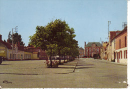 Chéroy - Place De L'hôtel De Ville - (a2762) - Cheroy