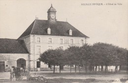 NEUILLY L'EVEQUE - BEAU PLAN DE L'HOTEL DE VILLE DU VILLAGE - ATTELAGE -  TOP !!! - Neuilly L'Eveque