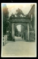 LEIDEN * DOELENKAZERNE   * ANSICHTKAART * POSTCARD * CPA * Gelopen In 1935 Naar 't ZAND  (3658g) - Leiden